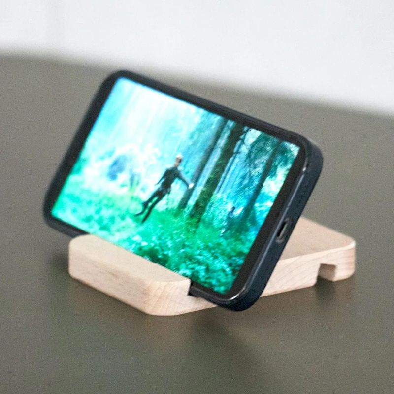 Le support de téléphone et tablette en bois de hêtre massif PAïSAN
